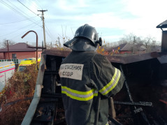 По распоряжению диспетчера ЦУКС,  спасатели-пожарные СПО-4 МКУ МО ПАСС «Служба спасения» выехали по адресу: п.Знаменский СТ «Краснодар Сельмаш 1» ул.Восточная 397, где  произошло загорание мусора на площади 100м2 Прибыли к месту вызова совместно с отделен